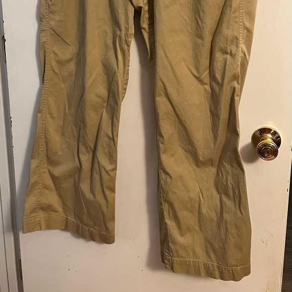 Gap khaki curvy pants - Picture 2 of 6